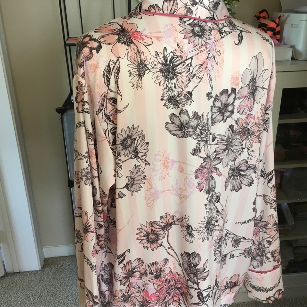Victoria Secret Floral Robe Top - Medium - Picture 6 of 6